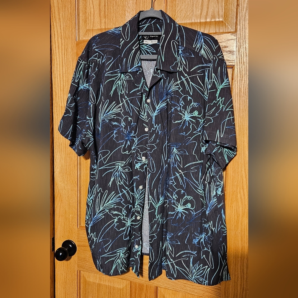 Men's XXL Original Use button front short sleeve shirt.